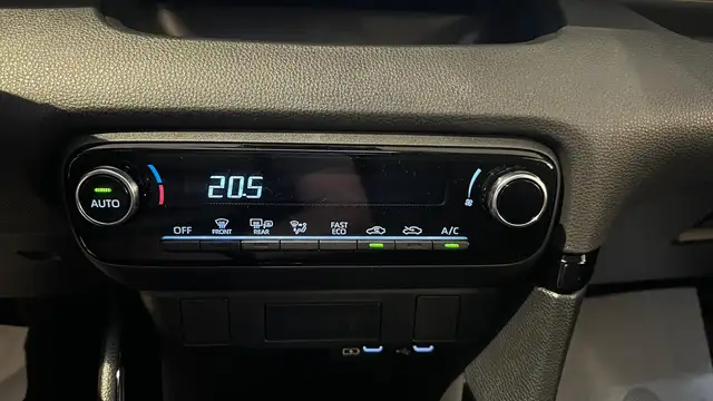Toyota Yaris view 9