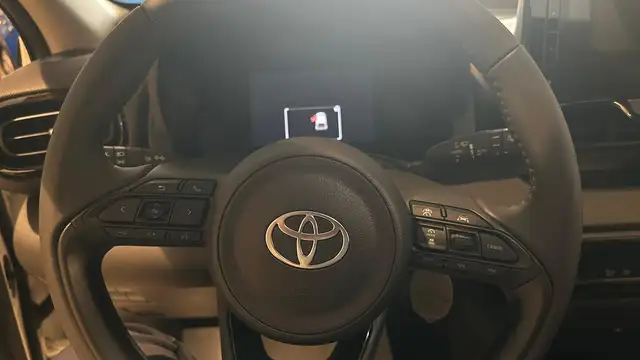 Toyota Yaris view 15