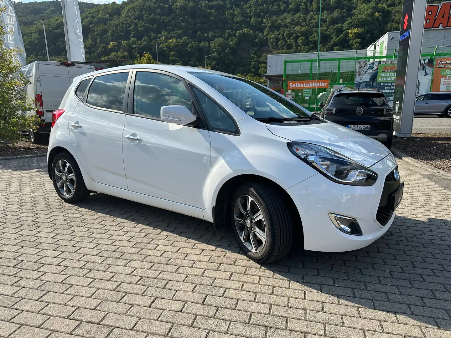 Hyundai iX20 1.4 blue Classic inkl. Winterkomplettradsatz + AHK Blanc - 2