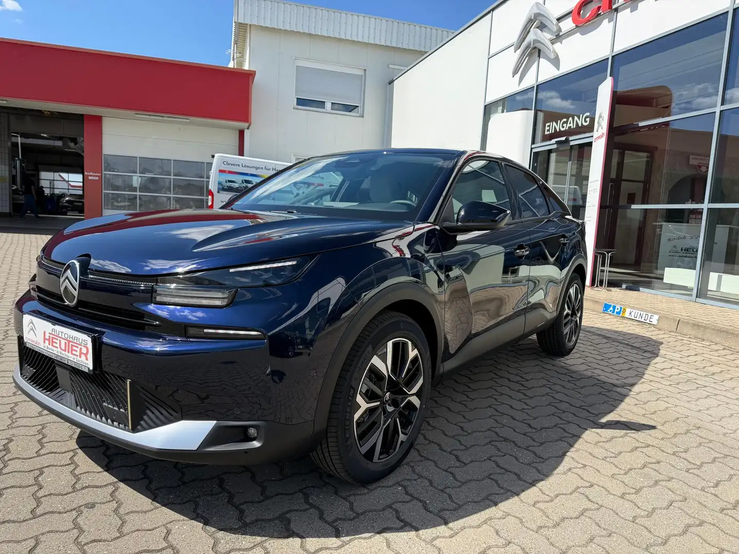 Citroen C4 Hybrid 145 Doppelkupplung 6-Gang MAX Blauw - 1