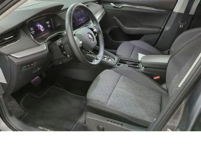 Skoda Octavia view 7