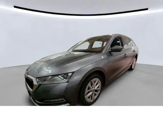 Skoda Octavia view 3