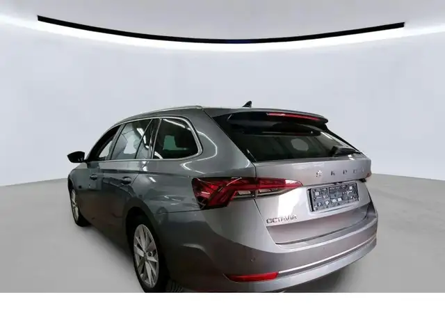 Skoda Octavia view 4