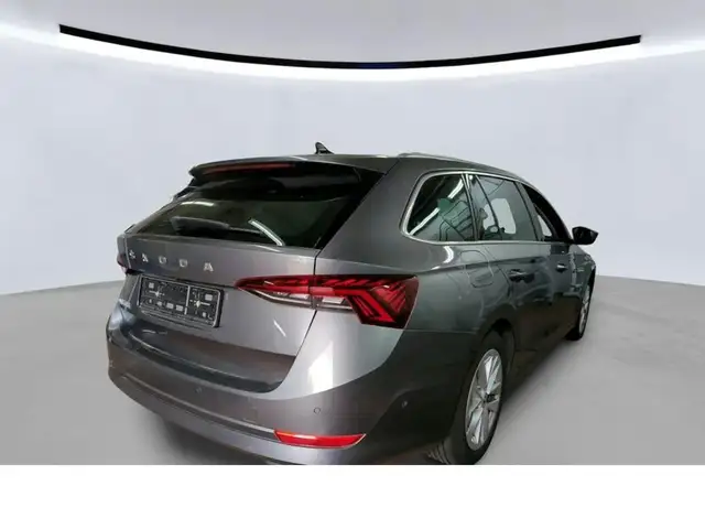 Skoda Octavia view 5