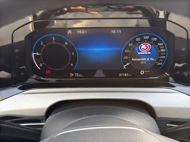 Volkswagen Golf view 9