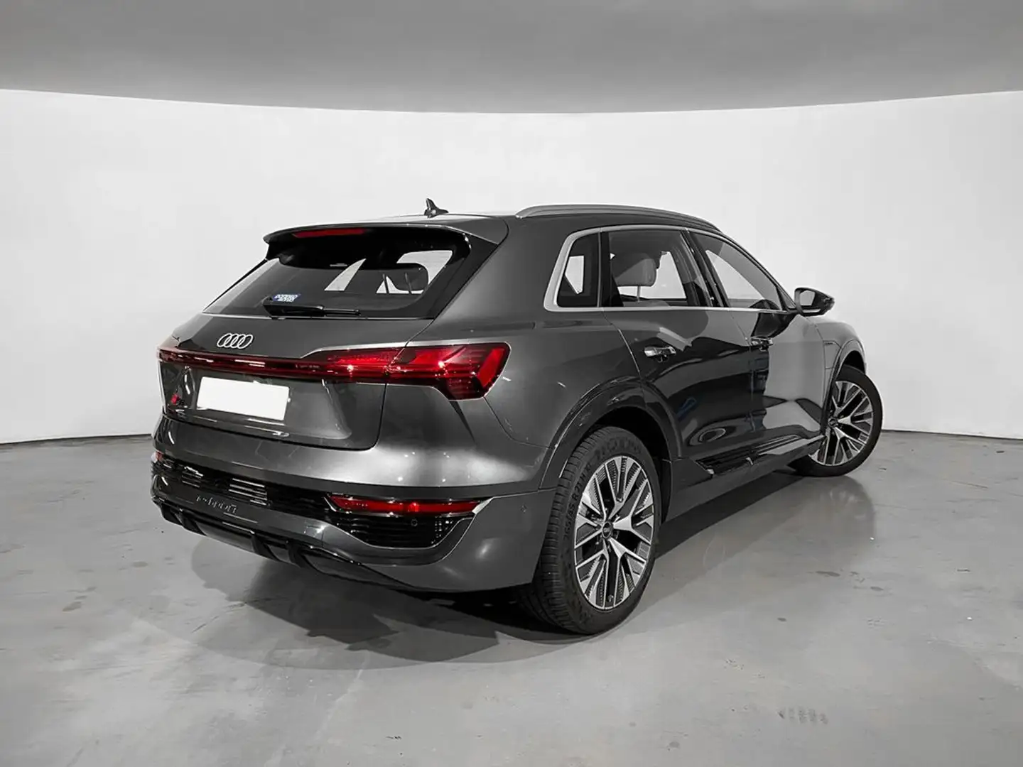 Audi Q8 e-tron 55 S line 300 kW (408 CV) quattro Gris - 2