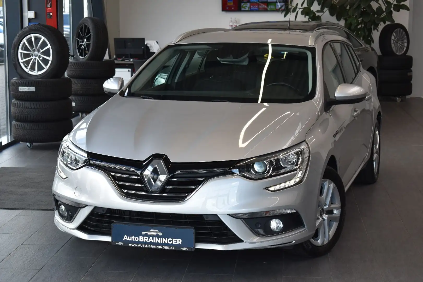 Renault Megane IV Grandtour 1.5dCi Energy Business Navi Silber - 1