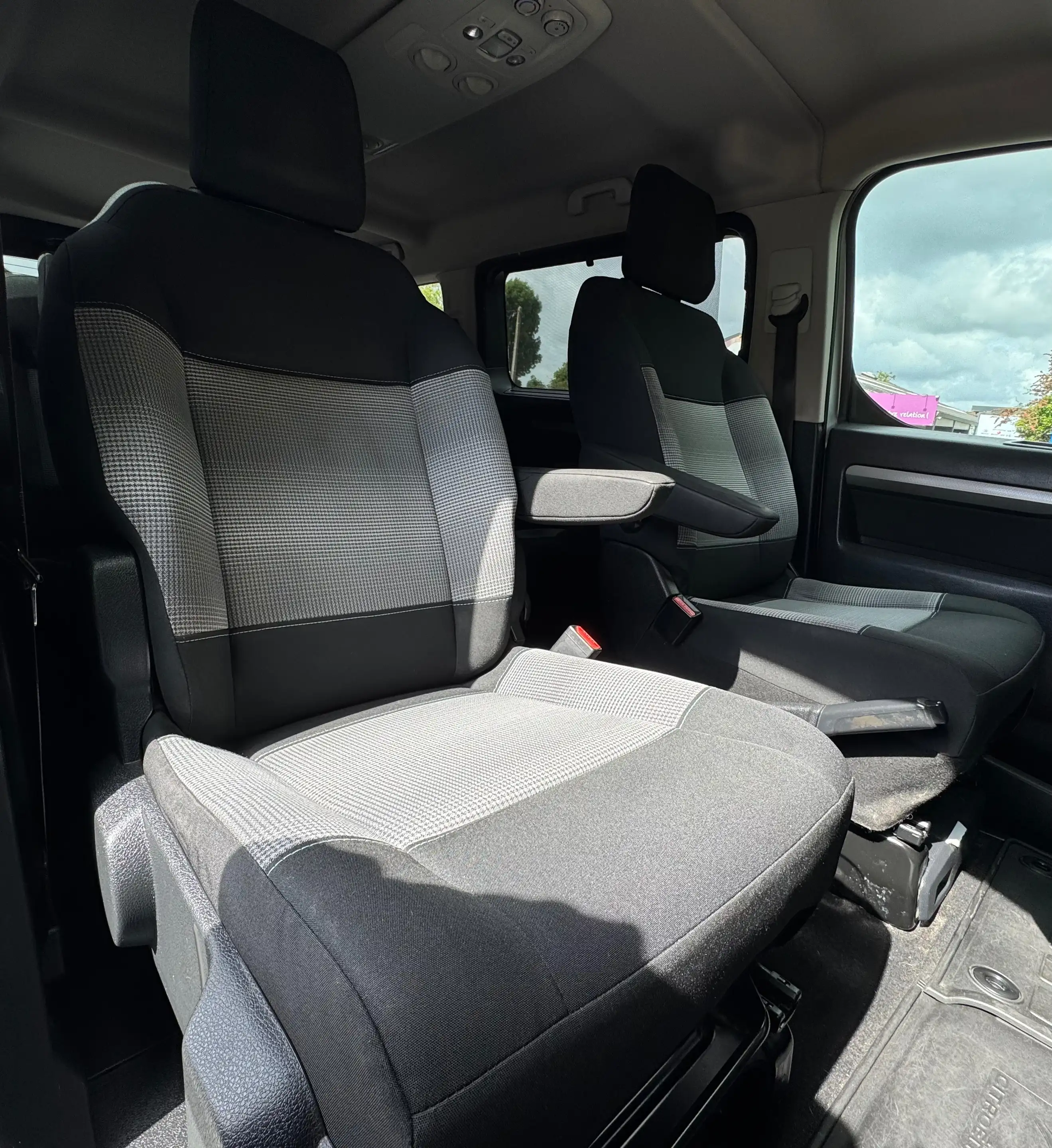 Citroen Spacetourer 1.6 HDI// 8 PLACES // CRUISE CONTROL // CLIM // RADAR — photo 10