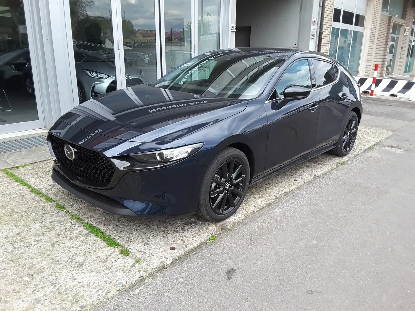 Mazda 3 2.5 e-Skyactiv-G 140cv M Hybrid Homura Blu/Azzurro - 2