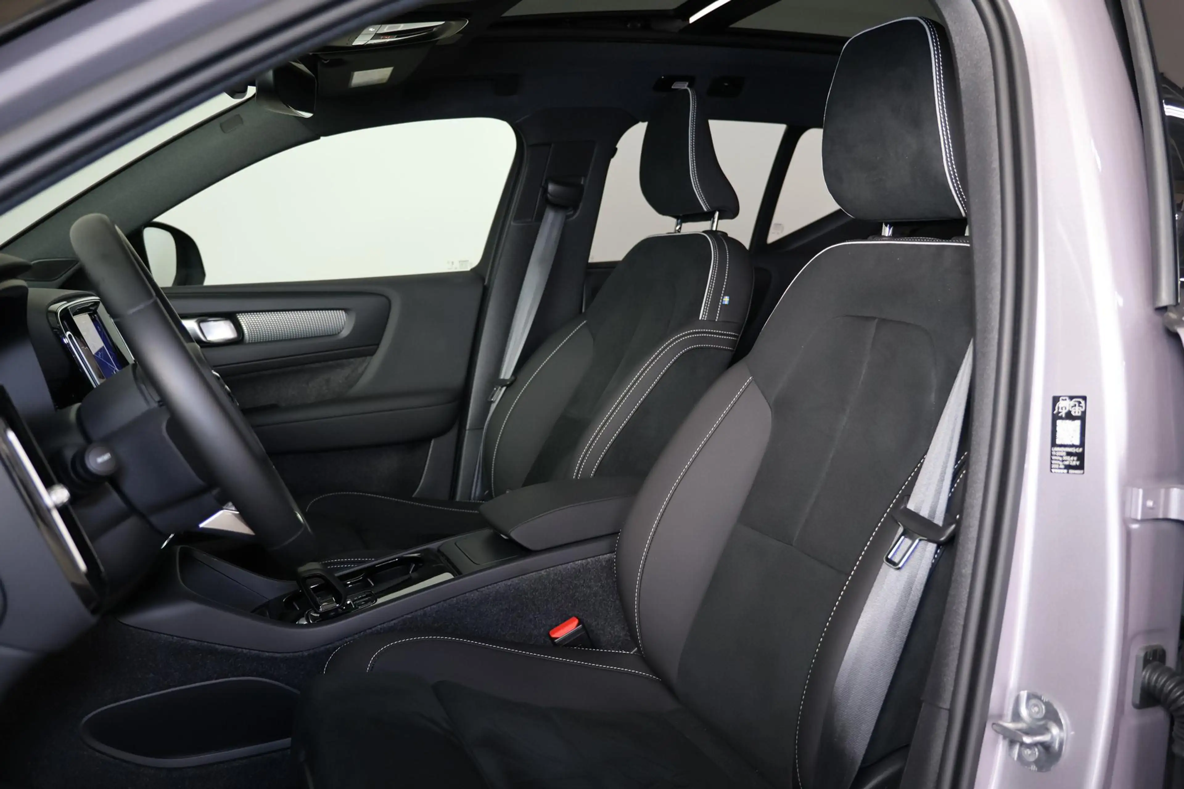 Volvo EX40 Twin Motor Performance Ultra Dark Edition 82 kWh - — photo 15