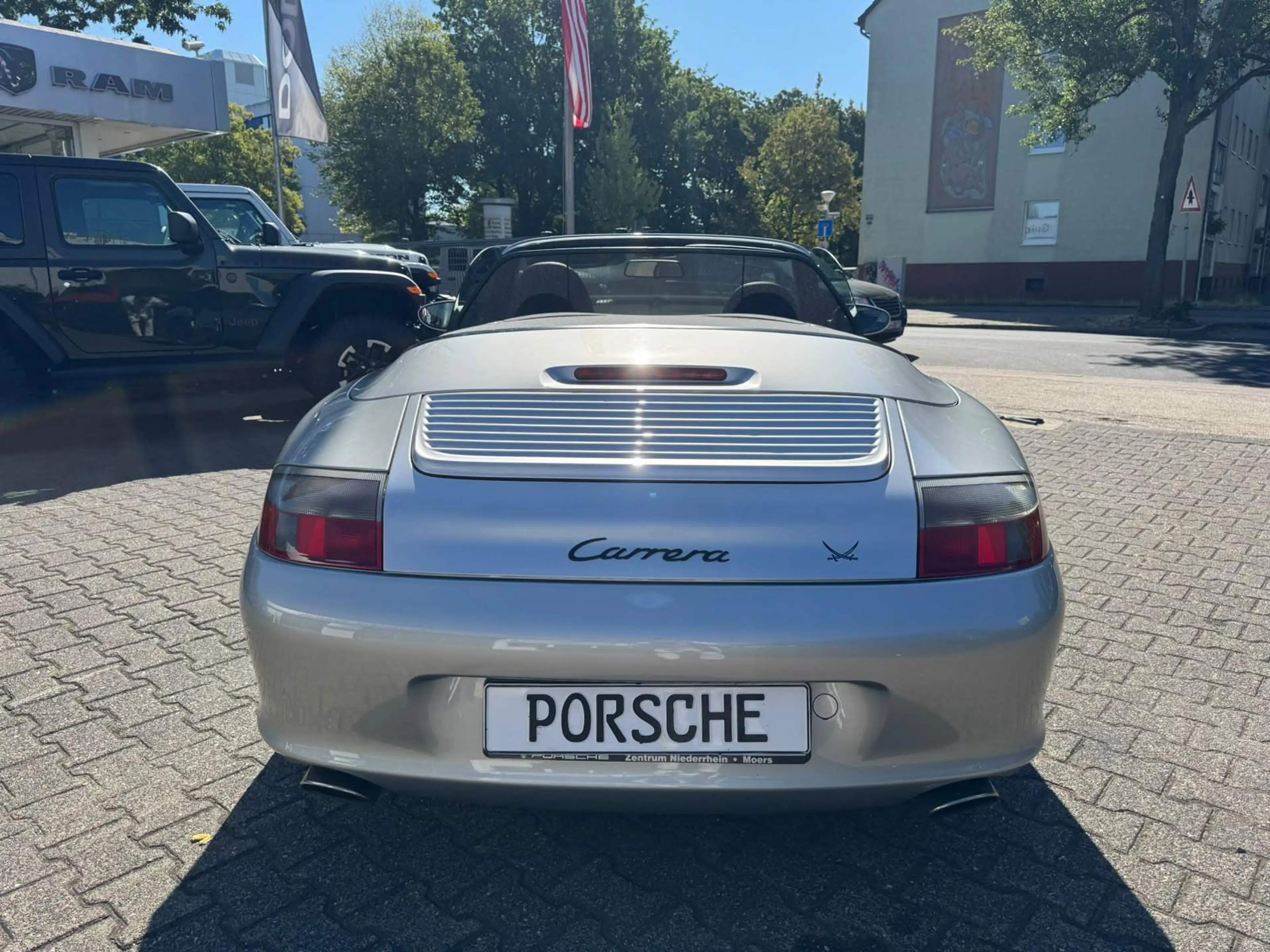 Porsche 911 Carrera Cabriolet — photo 8