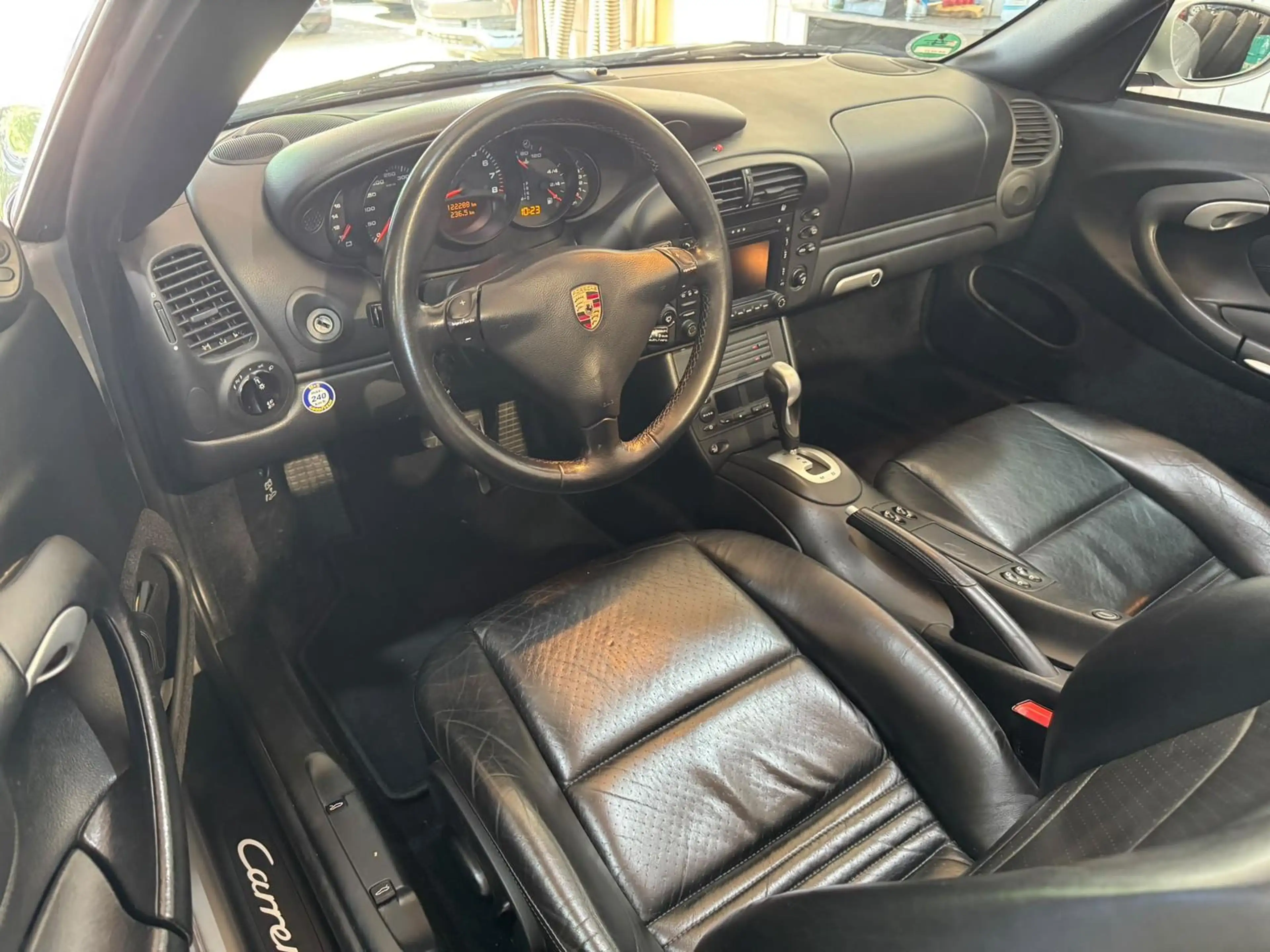 Porsche 911 Carrera Cabriolet — photo 17