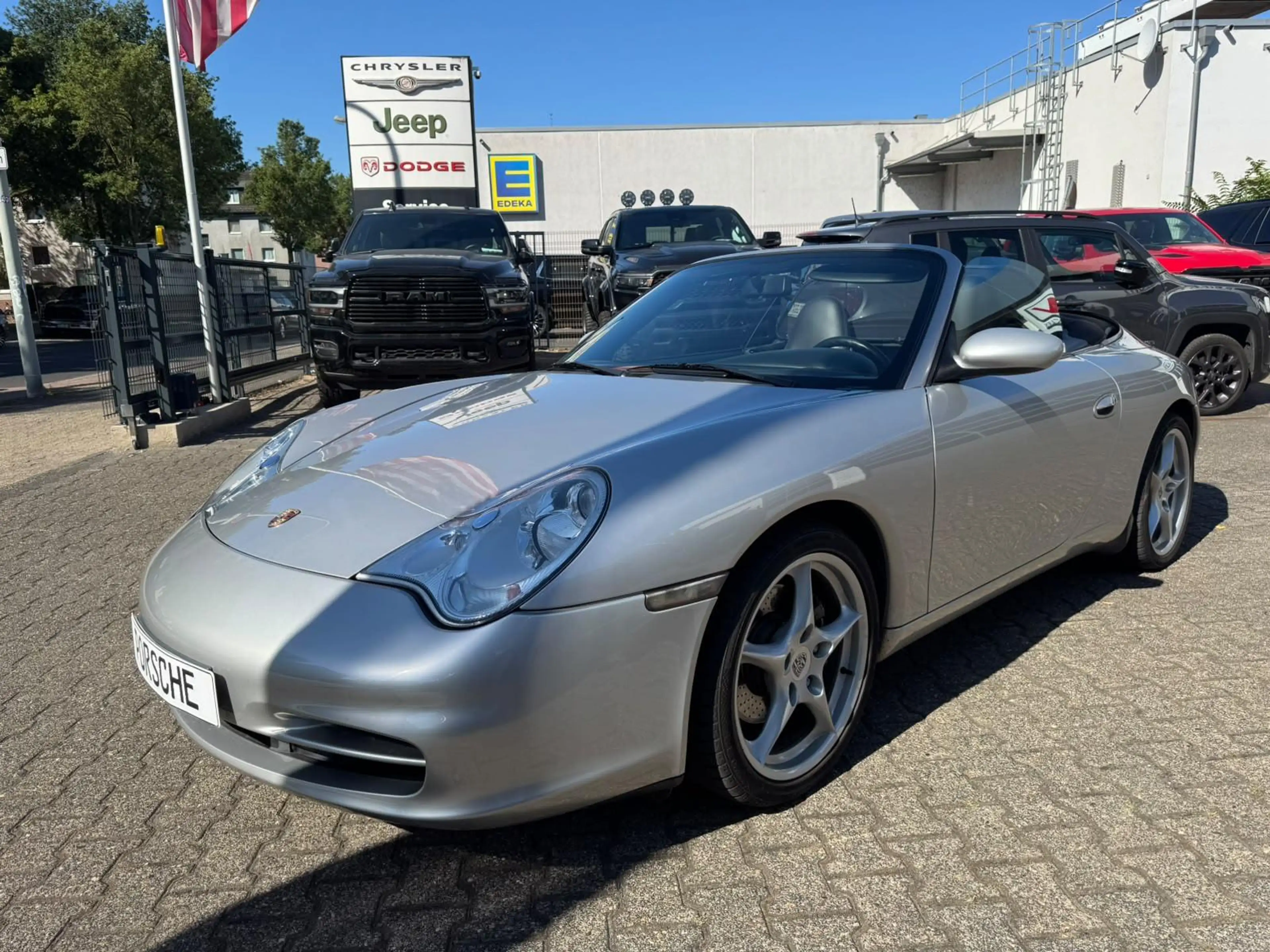 Porsche 911 Carrera Cabriolet — photo 9