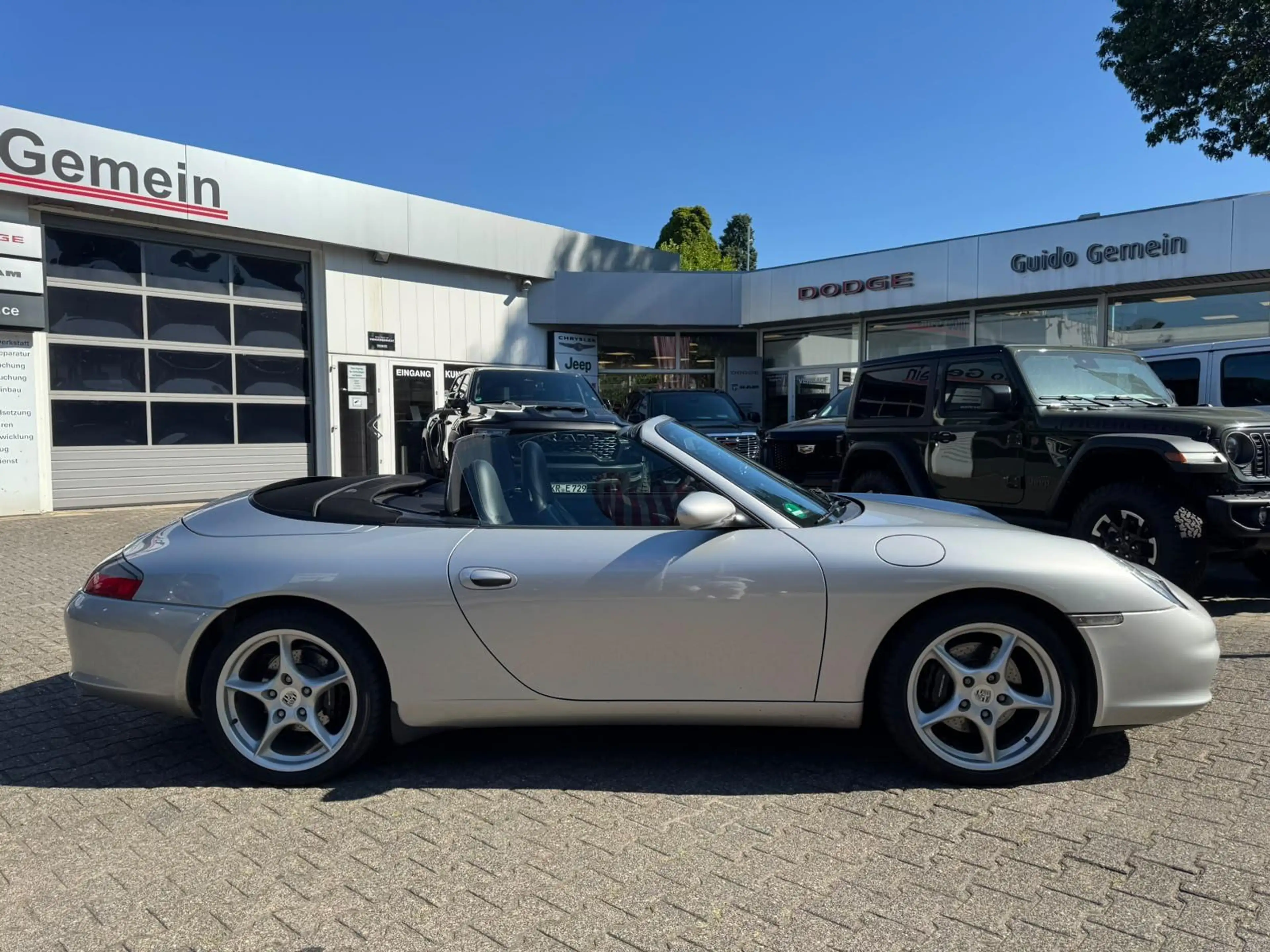 Porsche 911 Carrera Cabriolet — photo 3