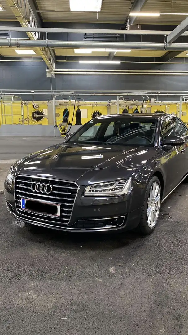 Audi A8 3,0 TDI clean Diesel quattro Tiptronic Grau - 1