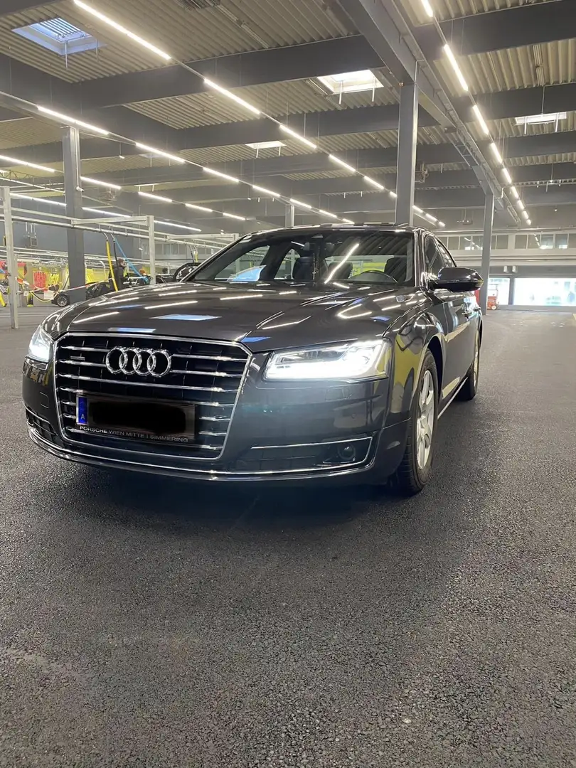 Audi A8 3,0 TDI clean Diesel quattro Tiptronic Grau - 2