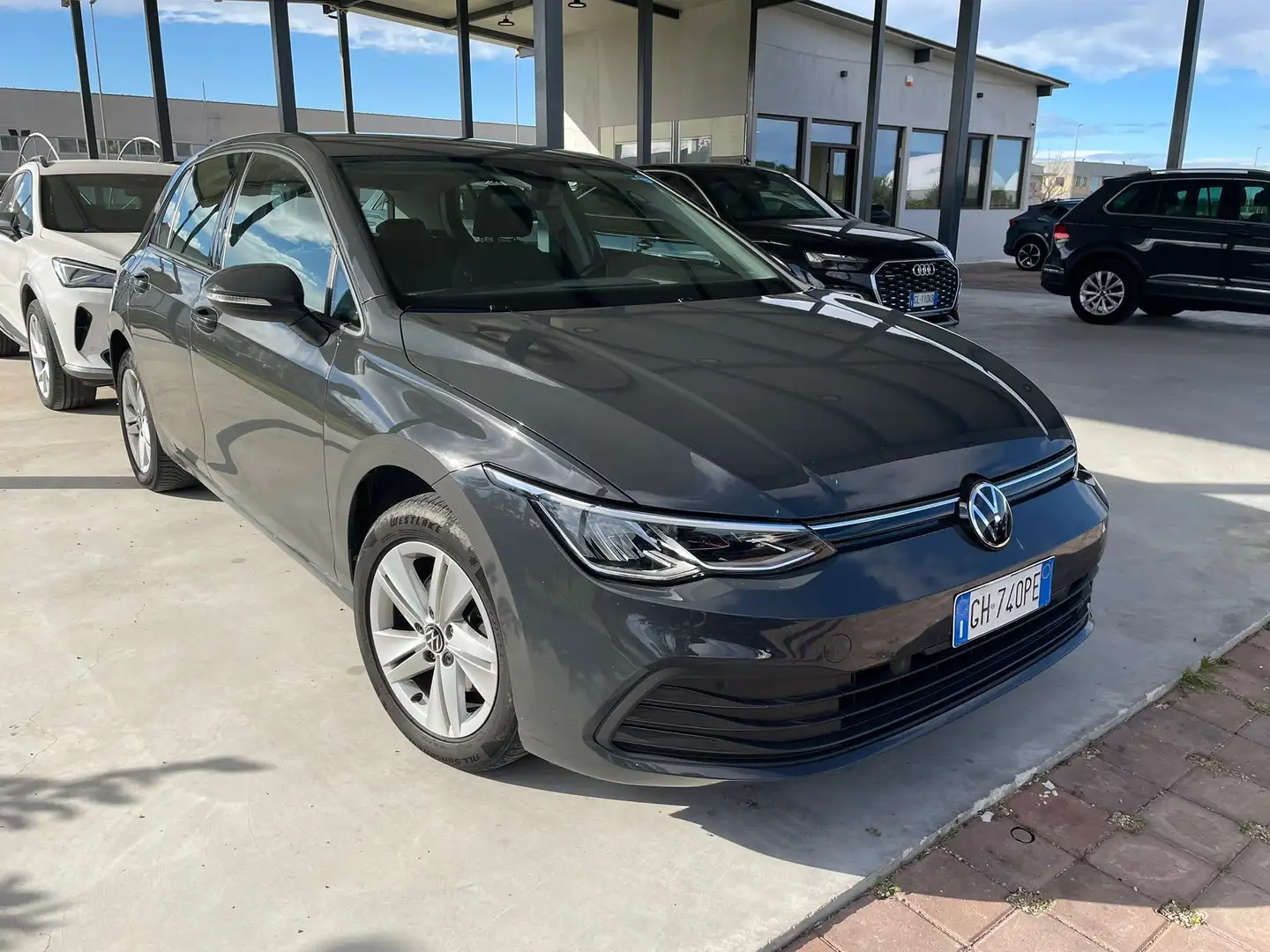 Volkswagen Golf Golf VIII 2022 1.0 tsi evo Life 110cv Grigio - 2