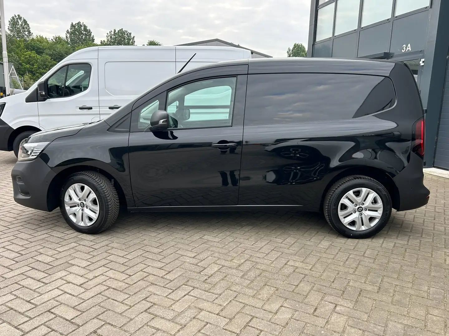 Renault Kangoo E-TECH Advance L1 44 kWh|22kW AC+80kW DC laden Schwarz - 2
