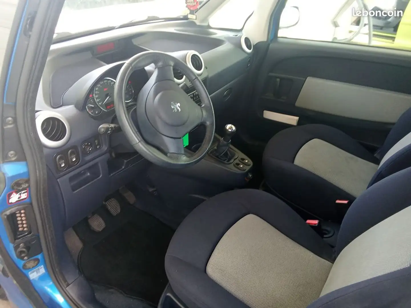 Peugeot 1007 Belle 1.4i pack clim 87000 kms 2006 reprise Bleu - 2