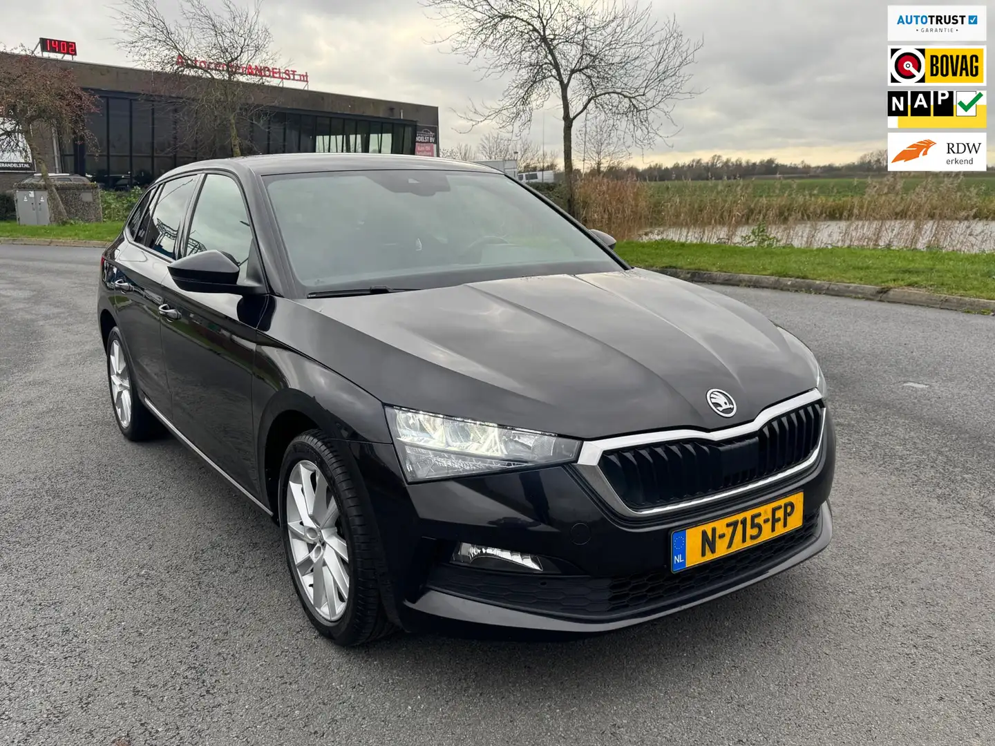 Skoda Scala 1.5 TSI Sport Business, Aut, Cam, Navi, Stoelverw, Negro - 1