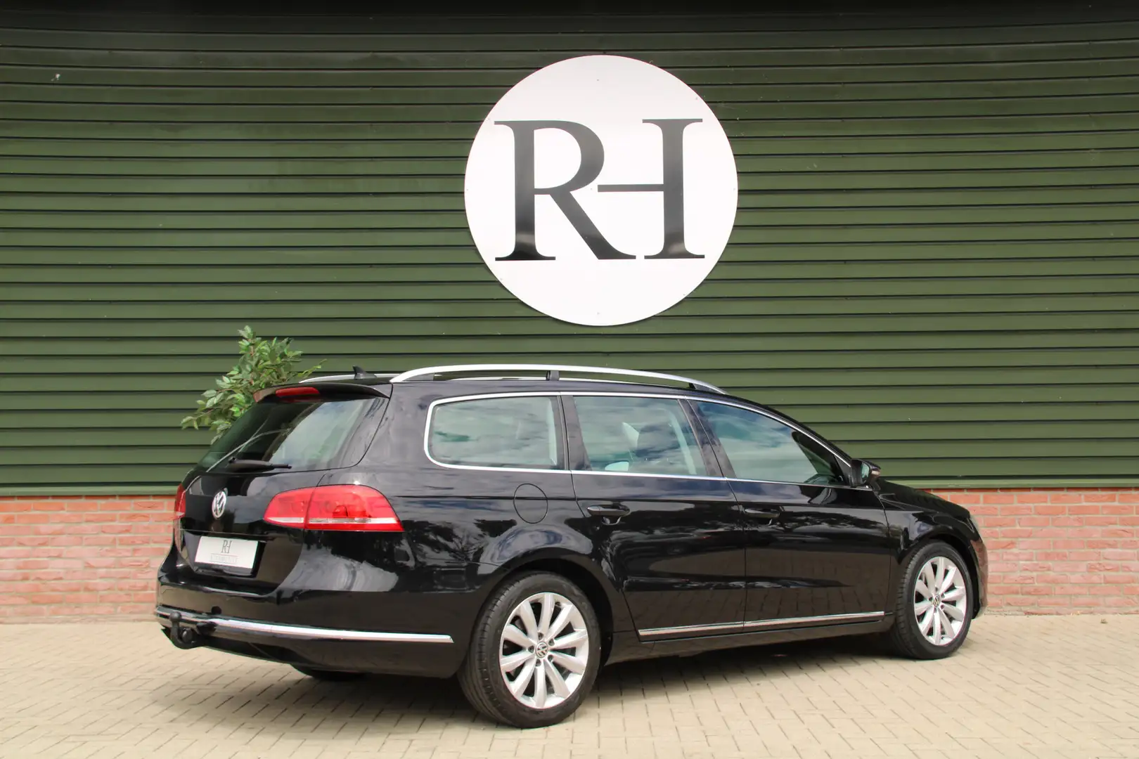 Volkswagen Passat Variant 2.0TSI Highline - 1e eigenaar - Youngtimer! Noir - 2
