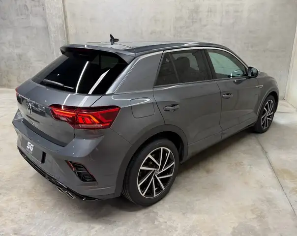 Volkswagen T-Roc view 9