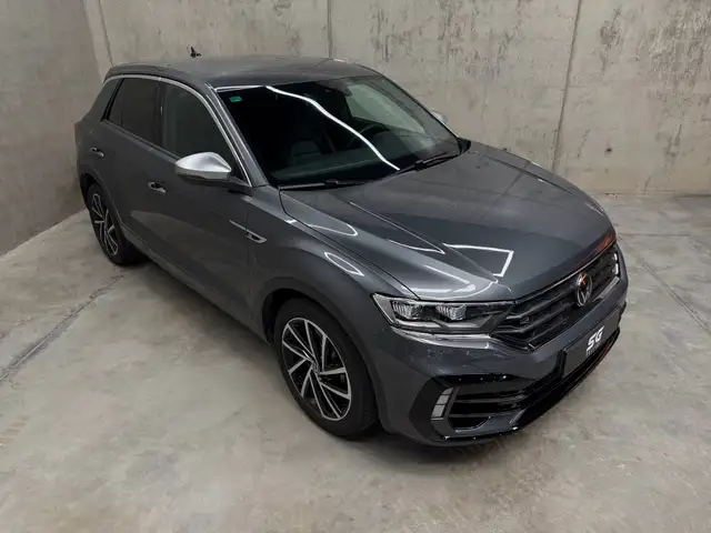 Volkswagen T-Roc view 2