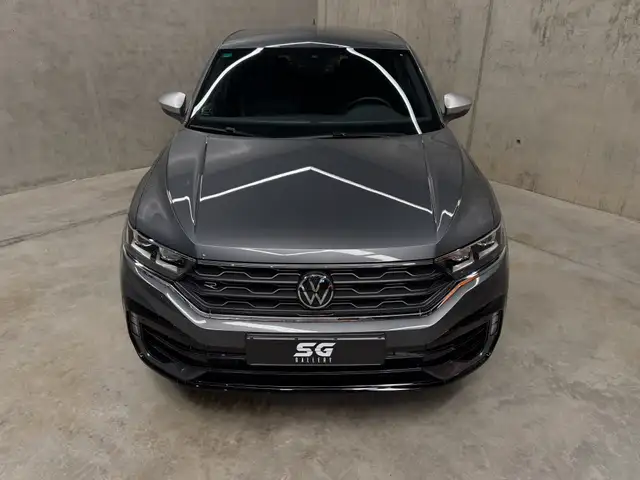 Volkswagen T-Roc view 3