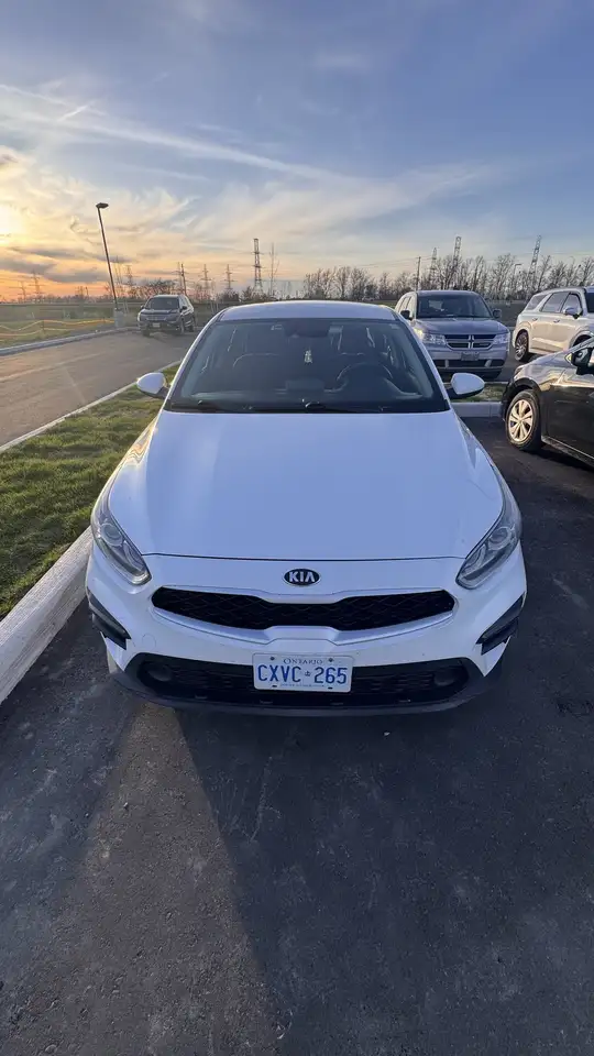 Kia Forte снимка Kia Forte