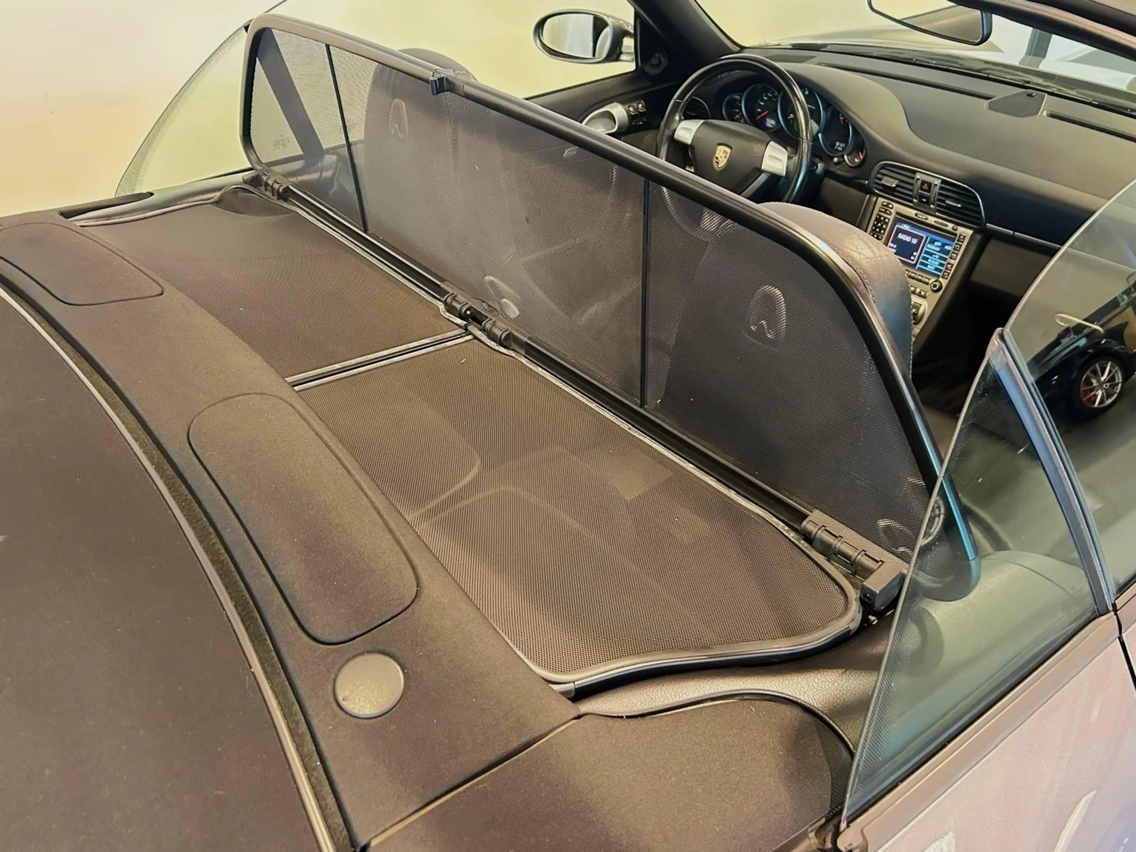 Porsche 997 Cabrio (997) 3.6 Carrera 4 - Handgeschakeld - Spor — photo 20