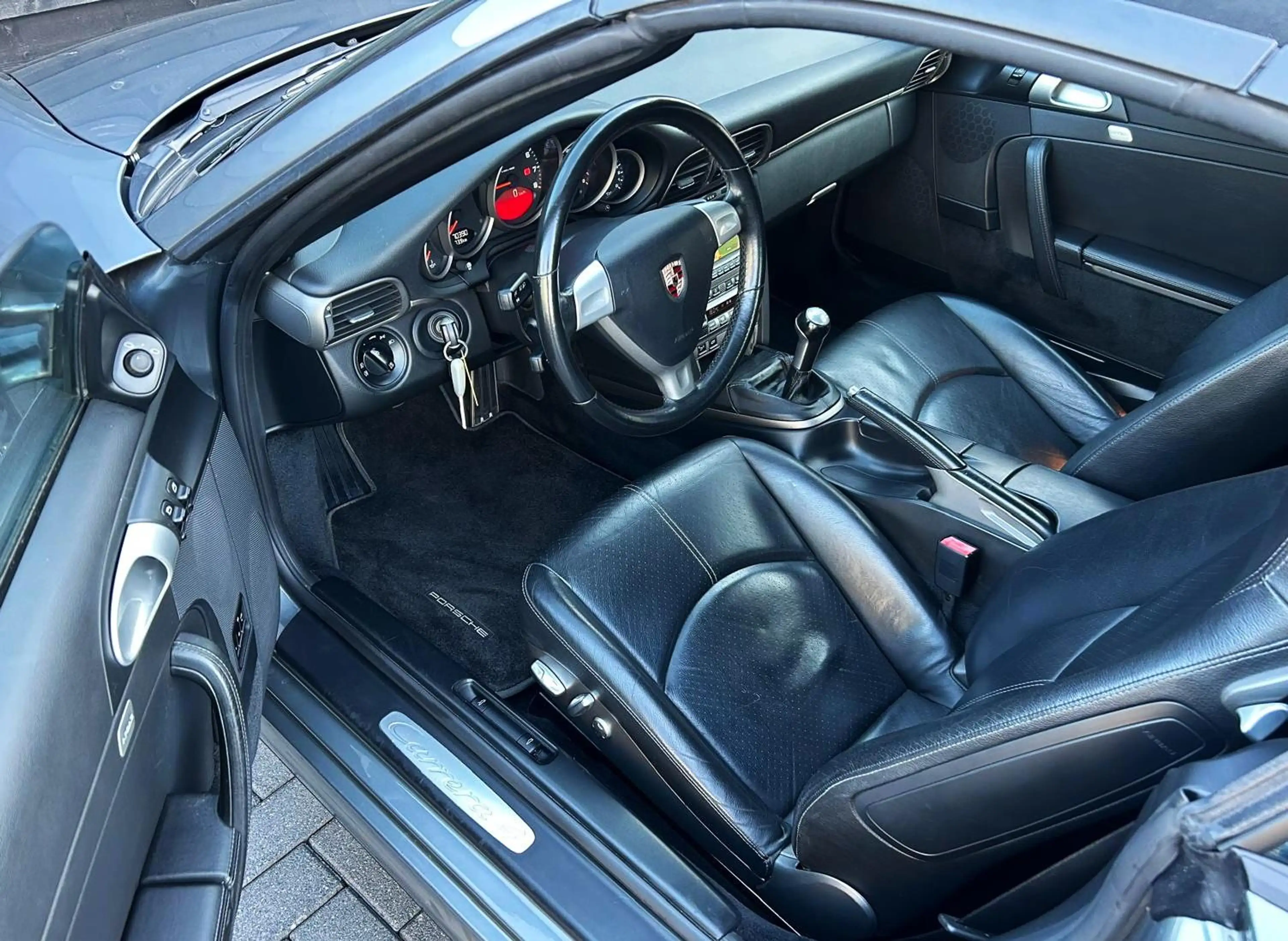 Porsche 997 Cabrio (997) 3.6 Carrera 4 - Handgeschakeld - Spor — photo 4