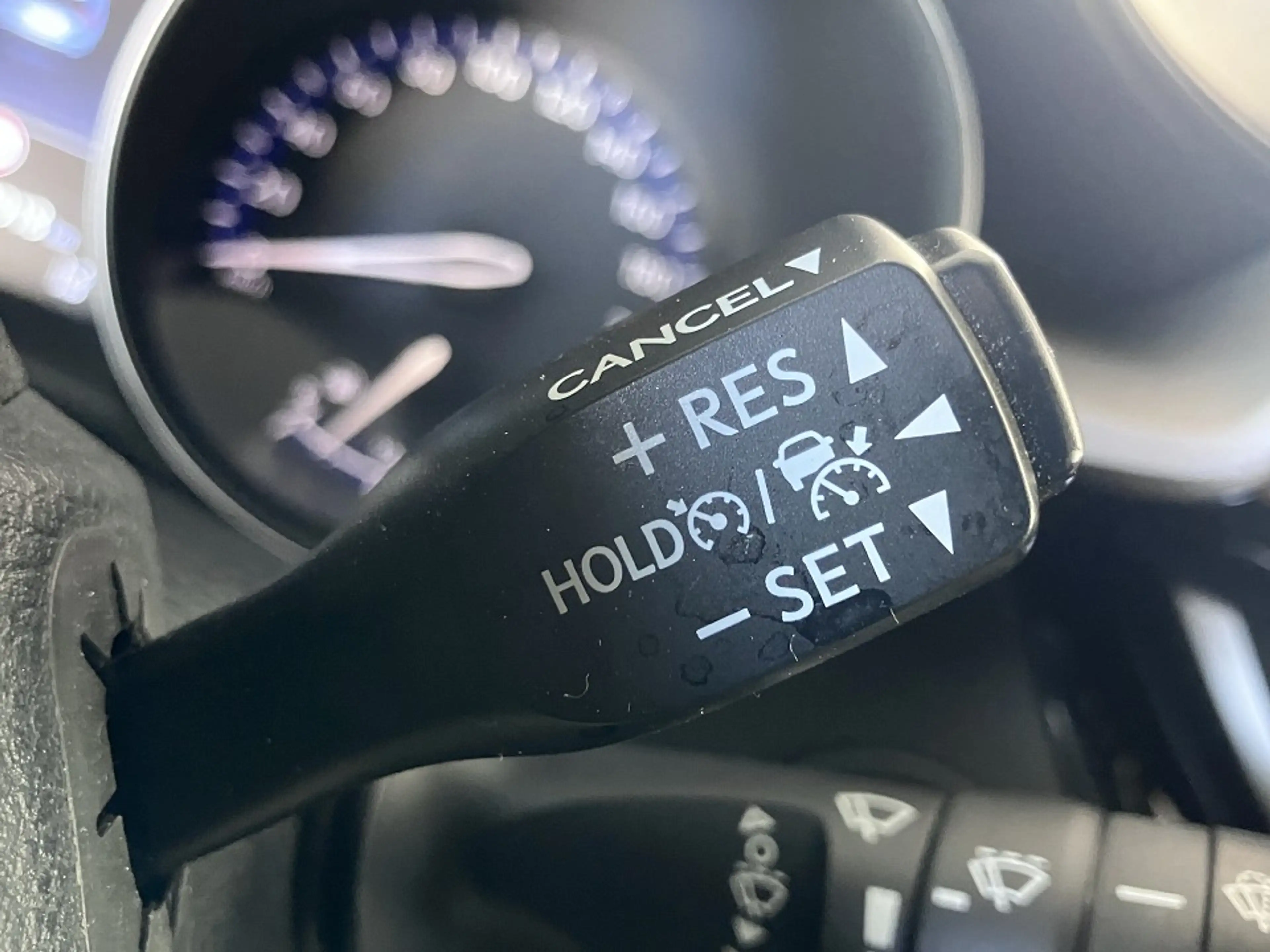 Toyota C-HR 1.8 Hybrid Flow - LED/ Kamera/ Sitzh. — photo 12