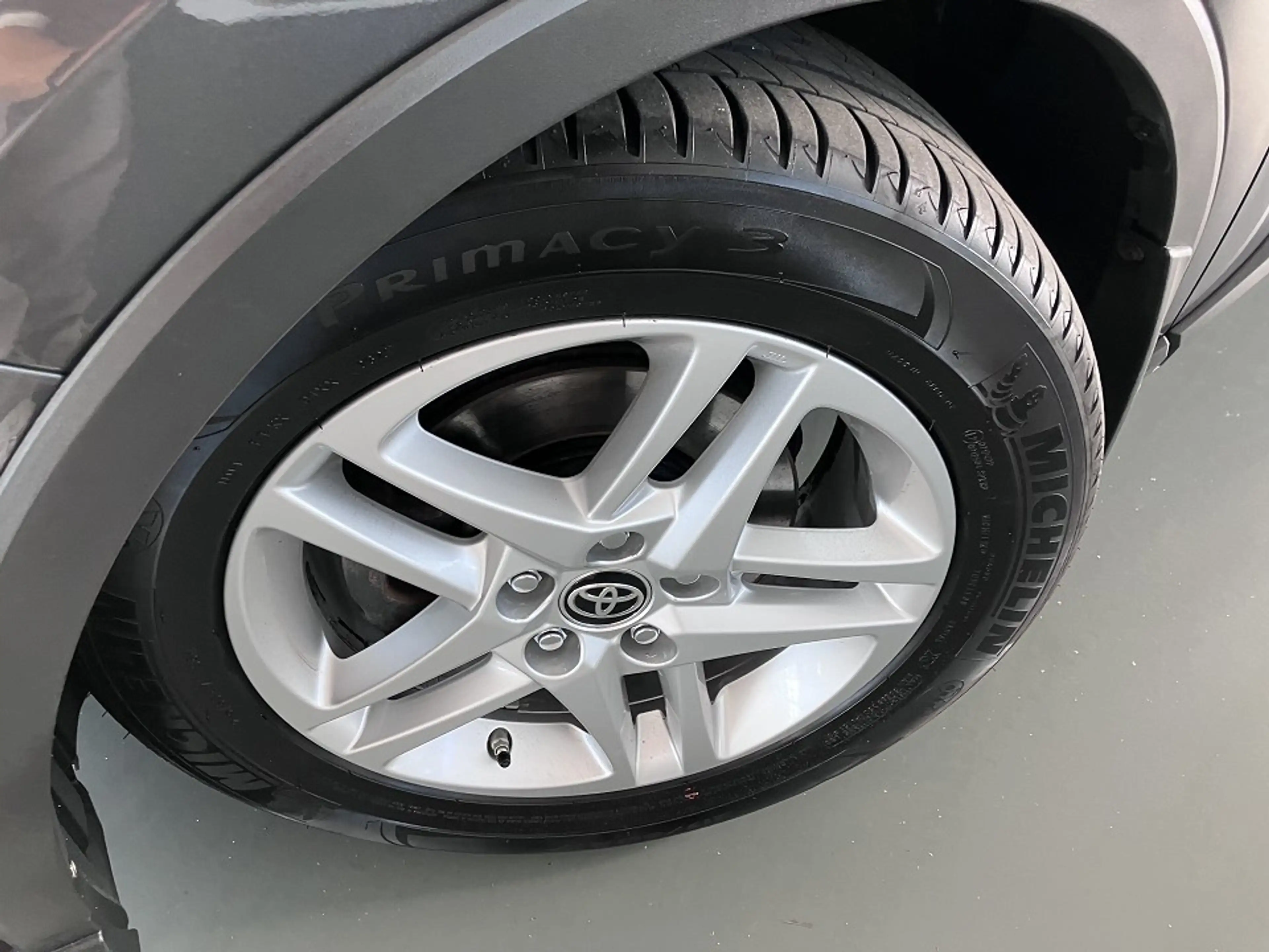 Toyota C-HR 1.8 Hybrid Flow - LED/ Kamera/ Sitzh. — photo 2