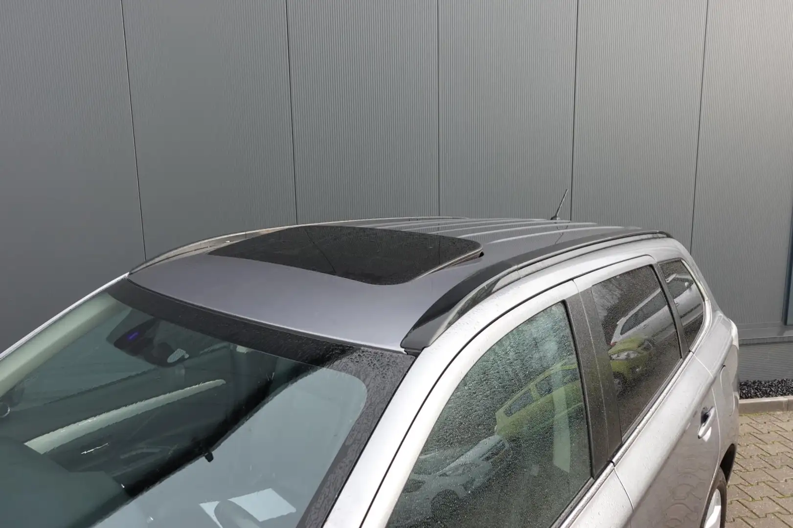 Mitsubishi Outlander 2.0 PHEV Instyle AWD-4X4 / LEDER / NAVI Gris - 2