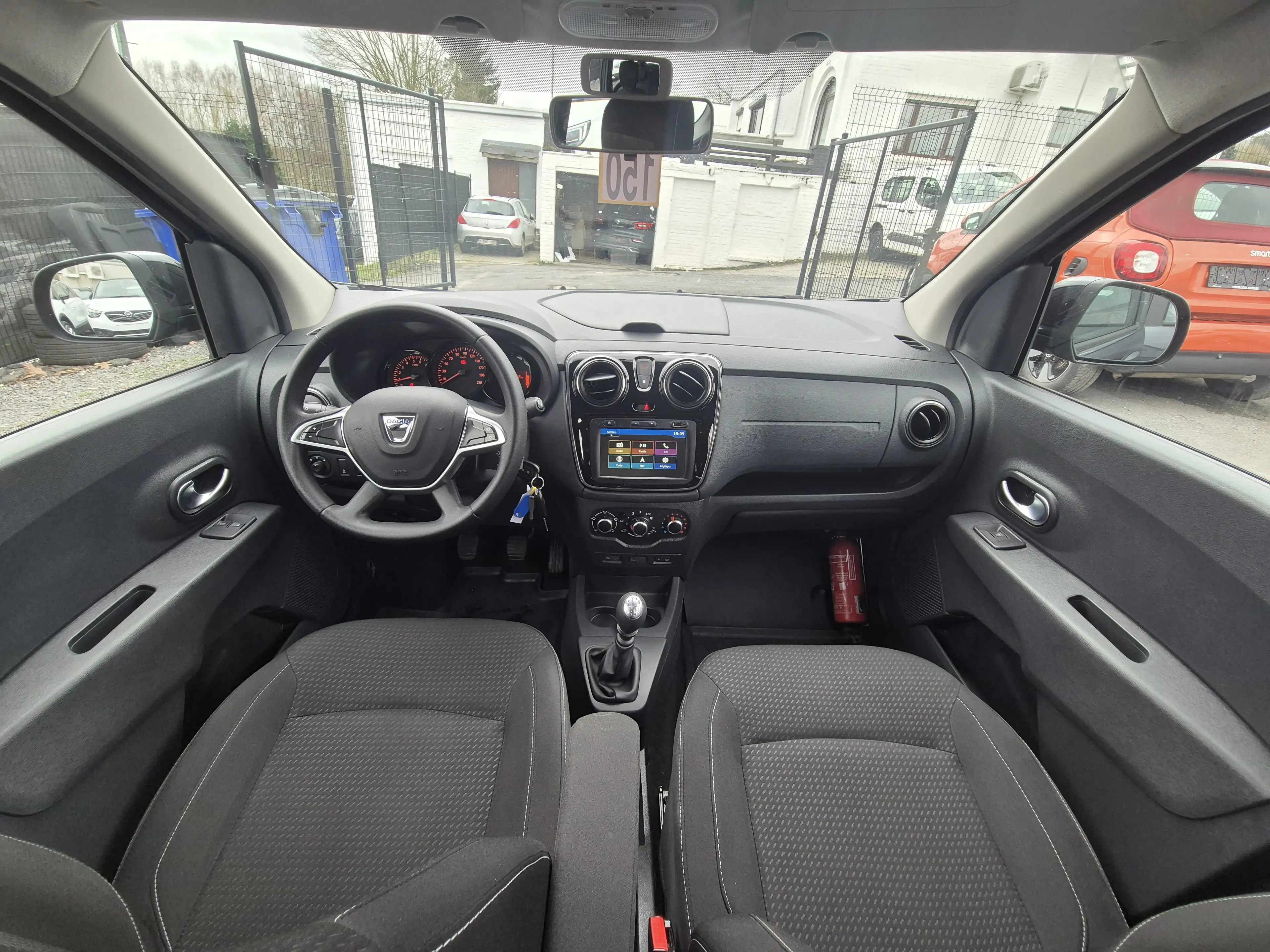 Dacia Lodgy 1.3 TCe Comfort 7pl. - EU6D - GARANTIE 1AN - — photo 11