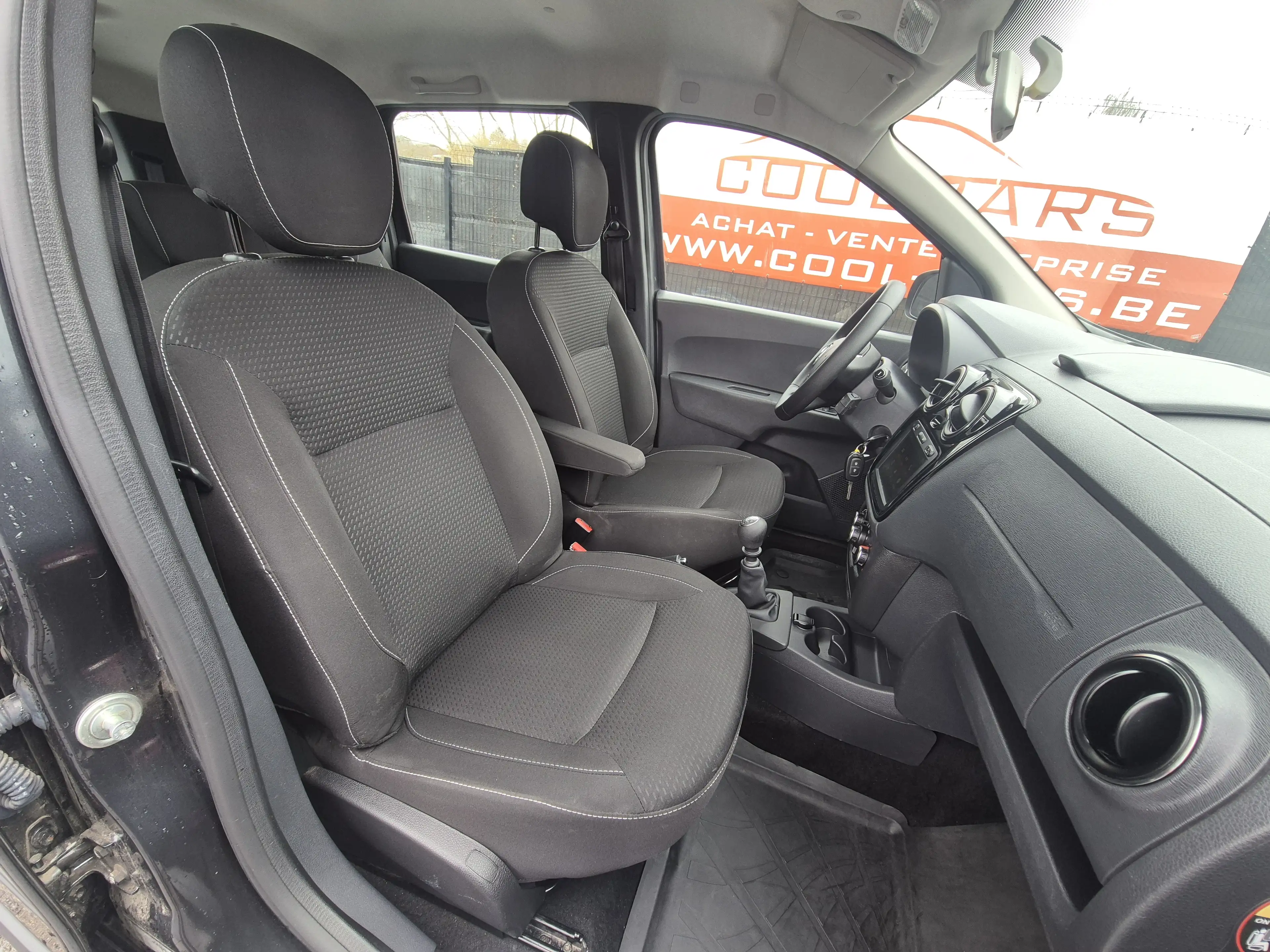 Dacia Lodgy 1.3 TCe Comfort 7pl. - EU6D - GARANTIE 1AN - — photo 12