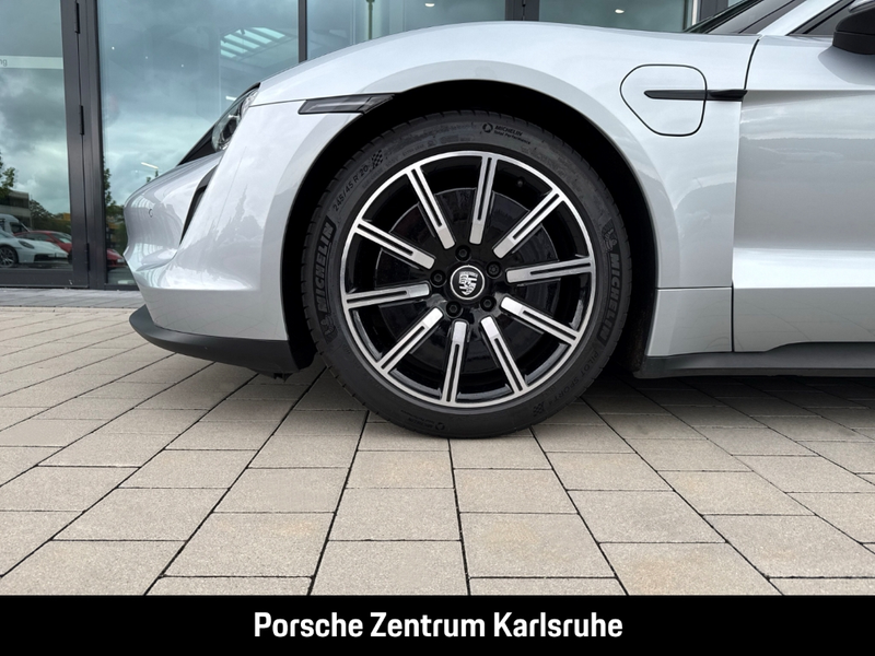 Porsche Taycan Sport Turismo Head-Up Luftfederung 92% — photo 7