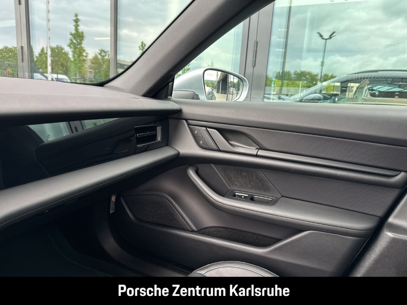 Porsche Taycan Sport Turismo Head-Up Luftfederung 92% — photo 14