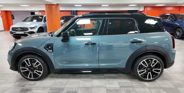 Mini Countryman view 3