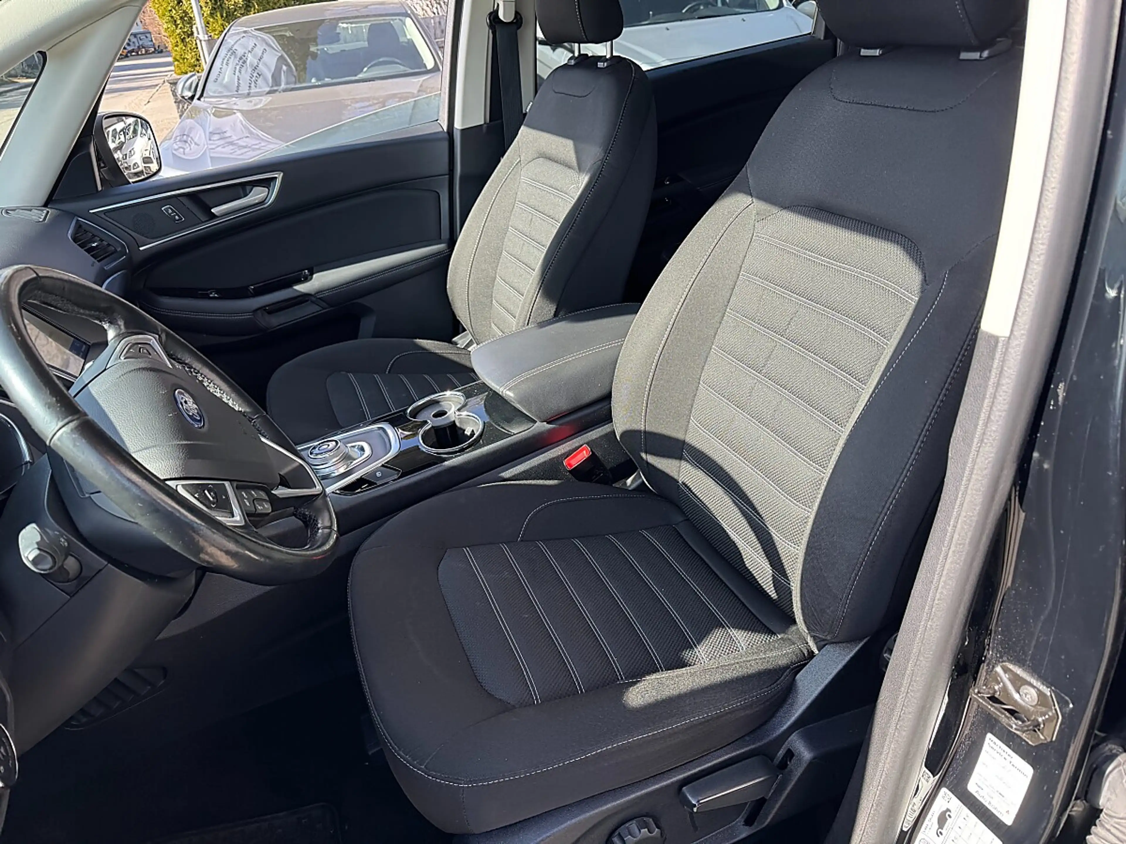 Ford Galaxy 2,0 EcoBlue SCR Aut.*LED* — photo 10