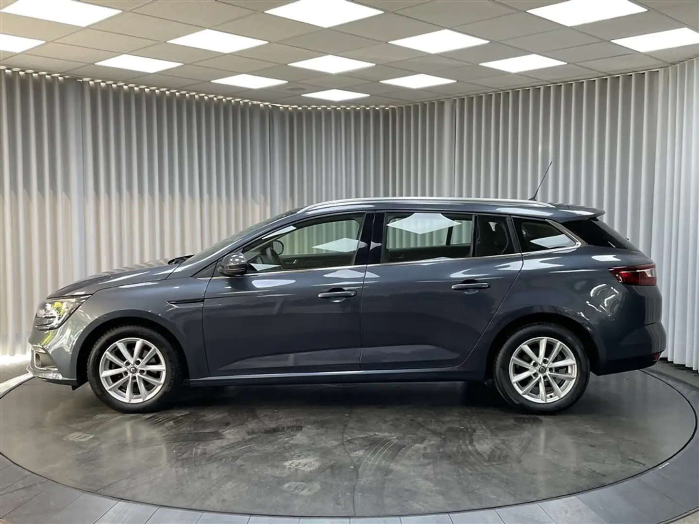 Renault Megane 1.3 TCe / GrandTour / Clima / Pdc+Cam / Navi / DAB Gris - 2