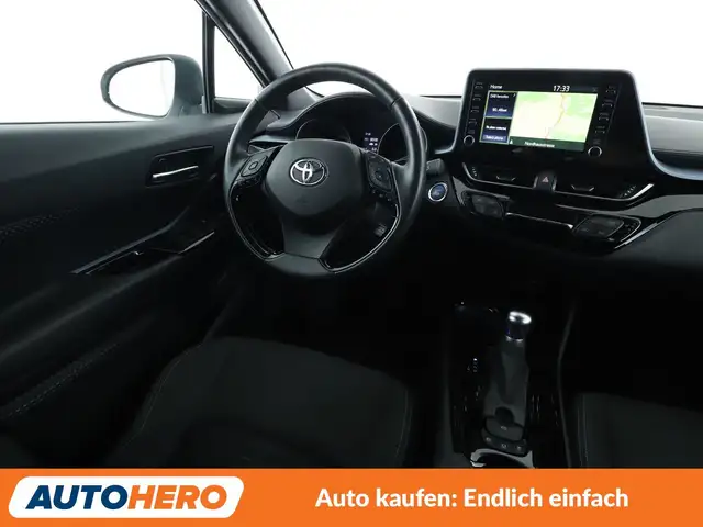 Toyota C-HR view 13