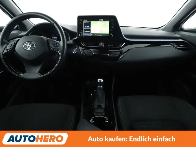 Toyota C-HR view 12