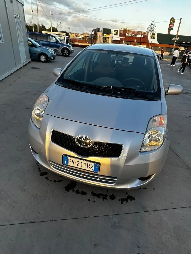 Toyota Yaris 5p 1.3 benzina - 1