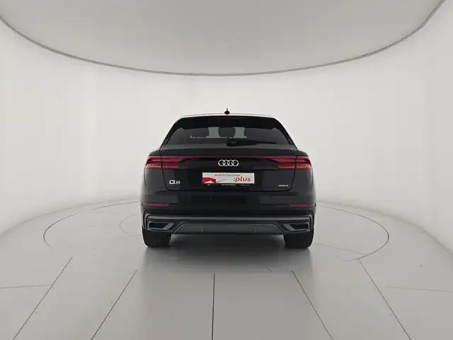 Audi Q8 view 4