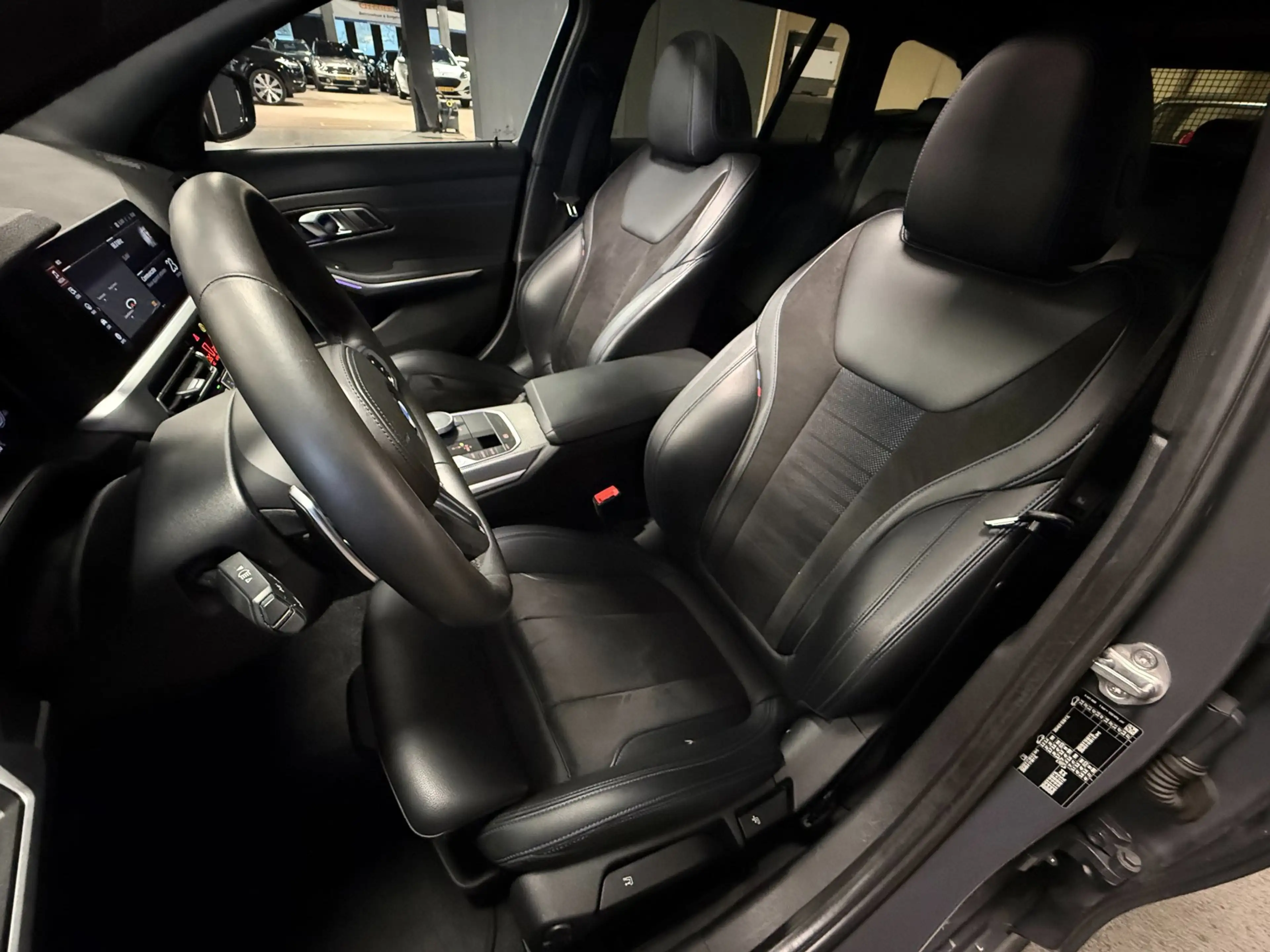 BMW 330 3-serie Touring 330i High Executive M-Sport|PANO|3 — photo 30