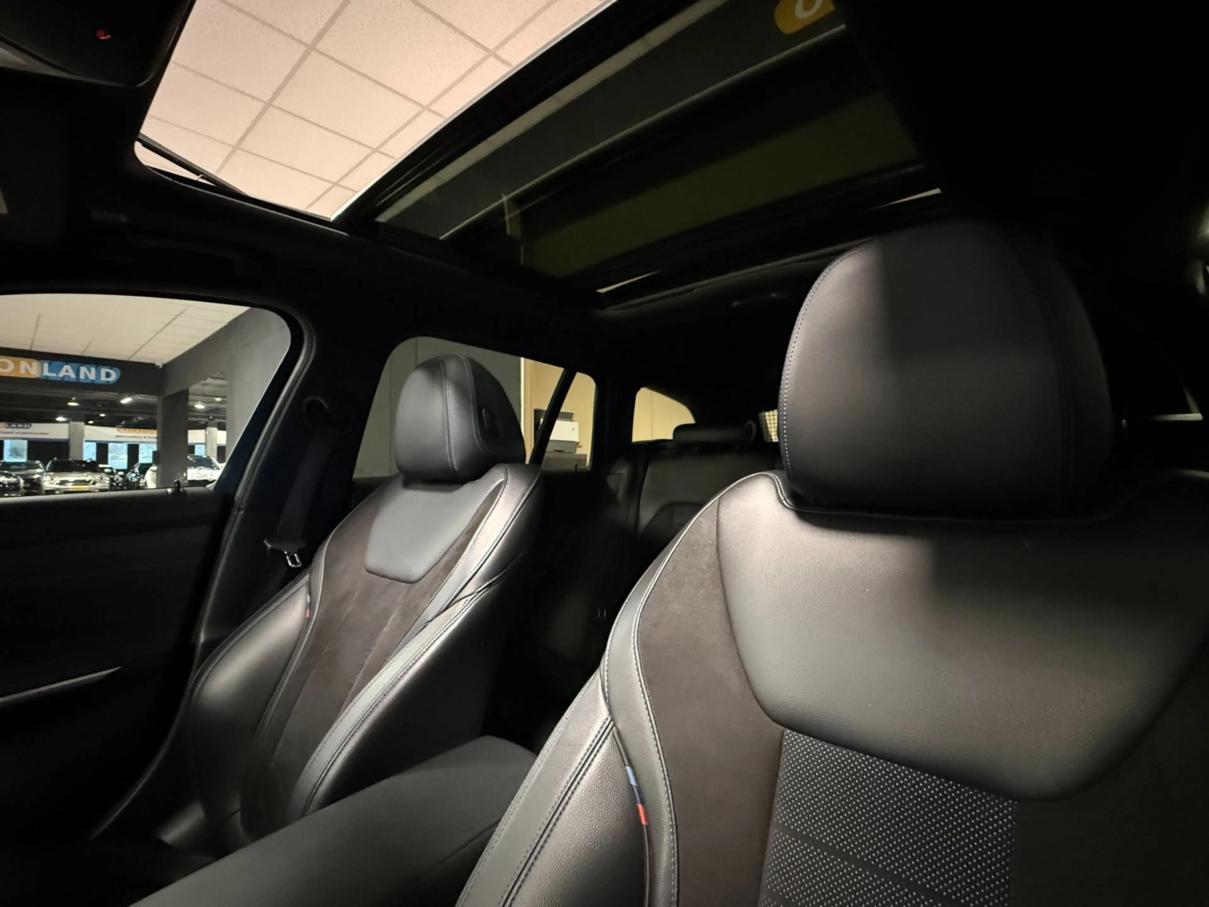 BMW 330 3-serie Touring 330i High Executive M-Sport|PANO|3 — photo 31