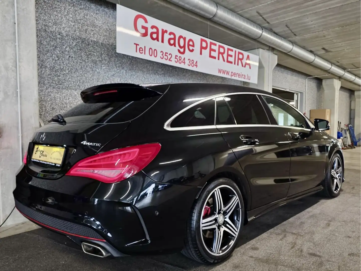 Mercedes-Benz CLA 250 Shooting Brake 4MATIC AMG LINE CUIR NAVI Noir - 2