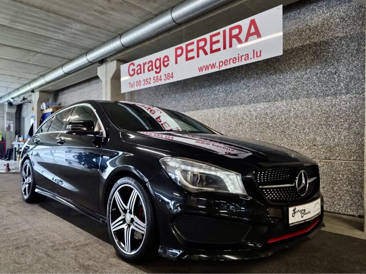 Mercedes-Benz CLA 250 Shooting Brake 4MATIC AMG LINE CUIR NAVI Noir - 1