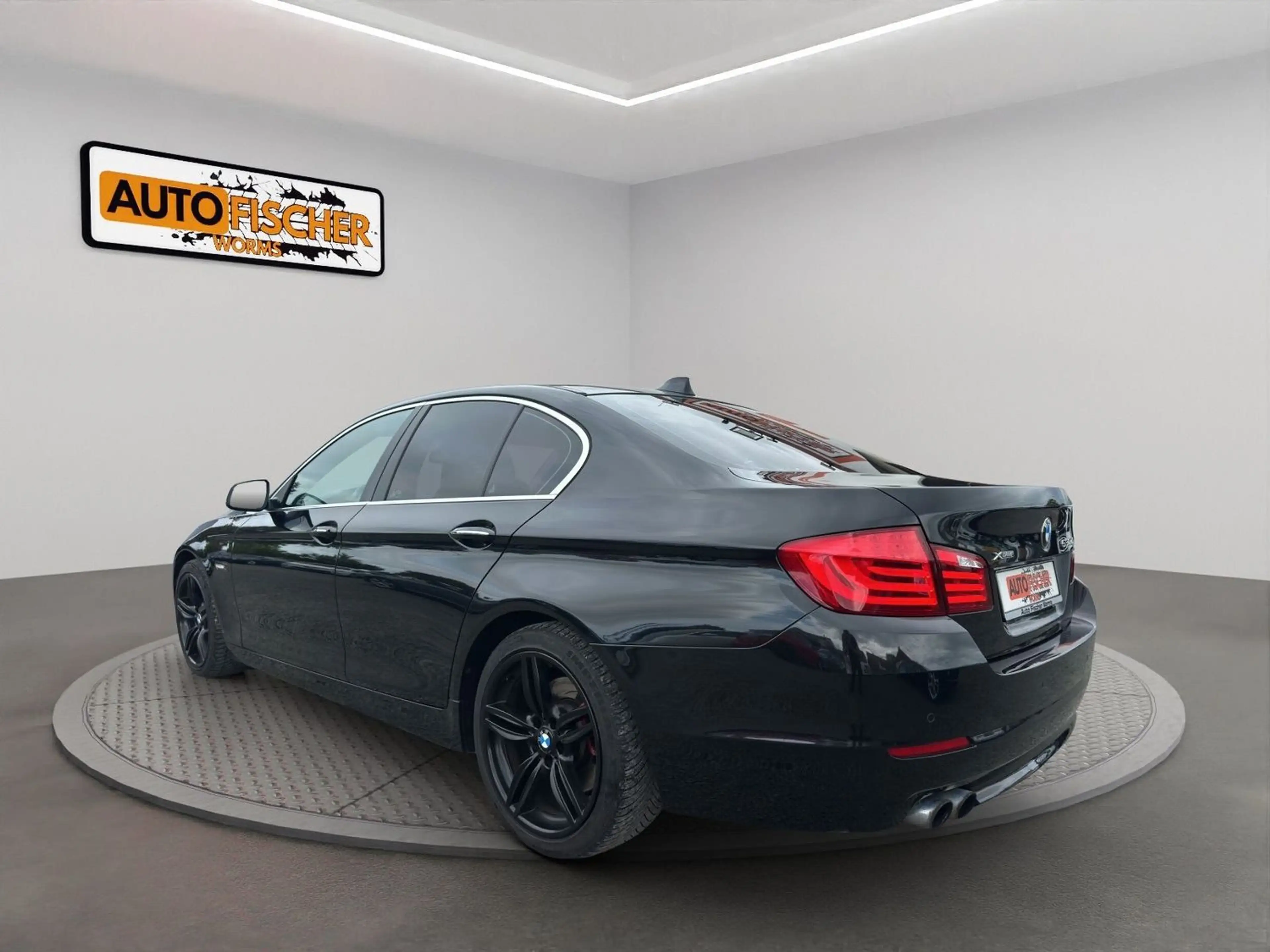 BMW 530 d xDrive — photo 5